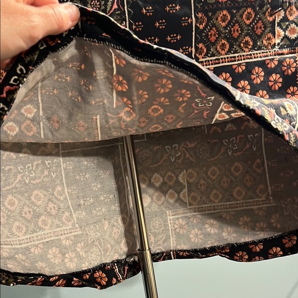 Hollister Black and Orange Mini Skirt with Geometric Design - Picture 4 of 10